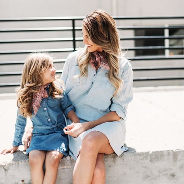 

мать дочь платья мода семейный взгляд соответствующие одежда женская малыш девушки с длинным рукавом джинсовая туника платье дамы vestidos, Blue