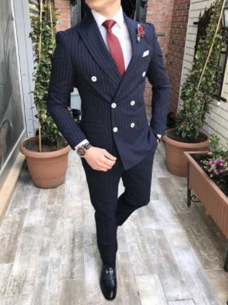 Ultimo design doppio petto strisce blu navy abiti da uomo da uomo con risvolto a punta due pezzi smoking da sposo (giacca + pantaloni + cravatta) W1196