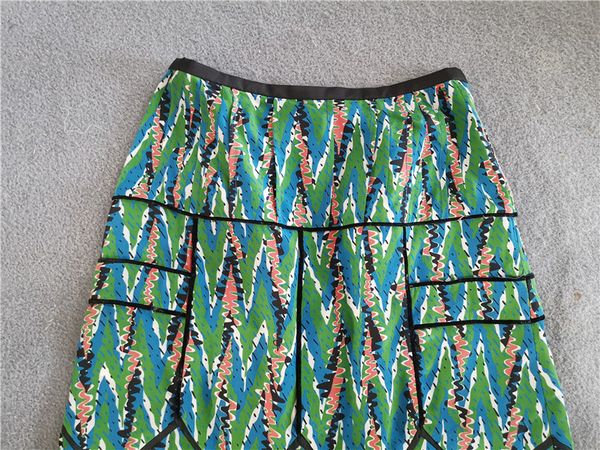 

2020 new velvet striped retro geometric print silk skirt long, Black