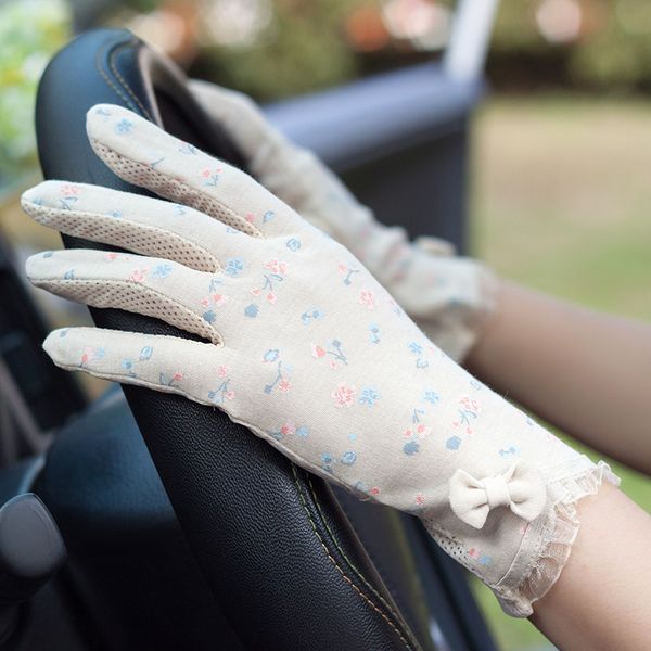 

woman gloves summer sunscreen driving gloves female thin pure cotton cute sweet floral non-slip touchscreen breathable fs22-2, Blue;gray