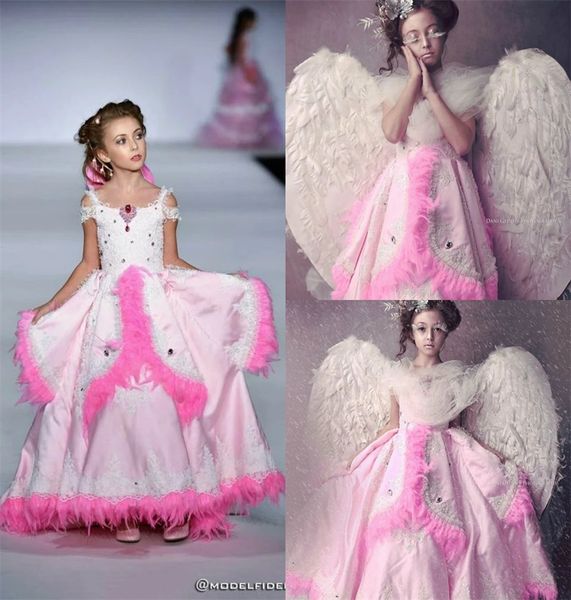 Royal Flower Girls Abiti bianchi e rosa senza maniche in pizzo con applicazioni di piume e paillettes per ragazze Abito da spettacolo per ragazze in raso increspato Abbigliamento formale per bambini