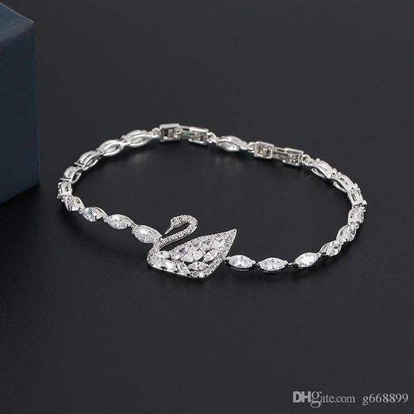 

classic fashion luxury crystal with diamond new horse eye crystal swan bracelet women's hollow gold jewelry wholesale