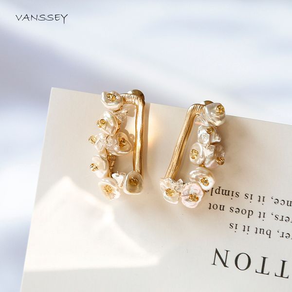 

vanssey vintage fashion handmade geometric irregular natural pearl stud earrings party wedding accessories for women 2018 new j190628, Golden;silver