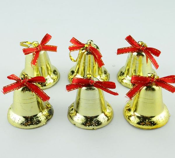 

2018 fashion christmas gold pendant cute decorative supplies plastic diameter 4cm small bell christmas tree pendant