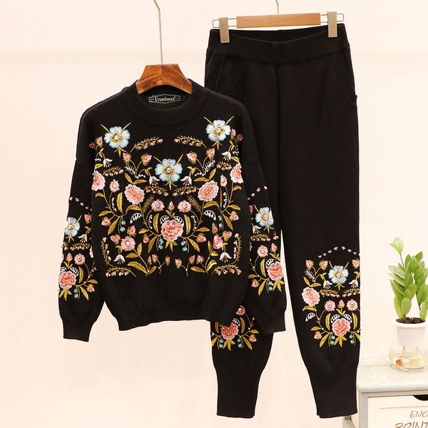 

europe embroidery floral sweaters+casual pants two piece set 2019 fall/winter fashion women's leisure suit a979, White