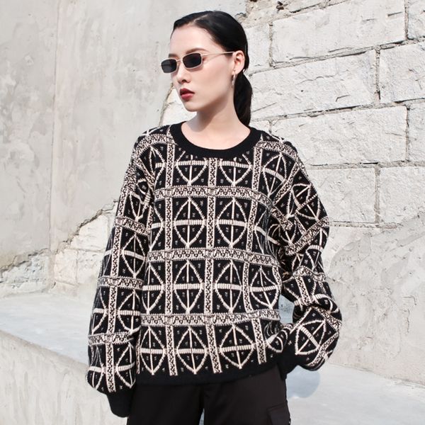 

lanmrem 2019 retro pattern treasure pullover sweater female autumn and winter new round neck loose knit pullover pc242, White;black