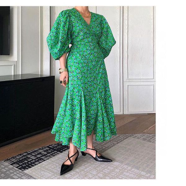 

luxury flowers print dresses 2020 summer runway lantern sleeves dress v-neck ruffled cotton green dress, White;black