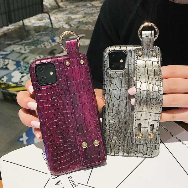

luxury crocodile skin with wrist strap case for iphone 11 pro xs max 8 plus 6s 6 7 plus x xr case leather hard back cover coque