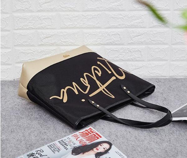 

2019 new fashion spring high-capacity women's one-shoulder hand mummy bag