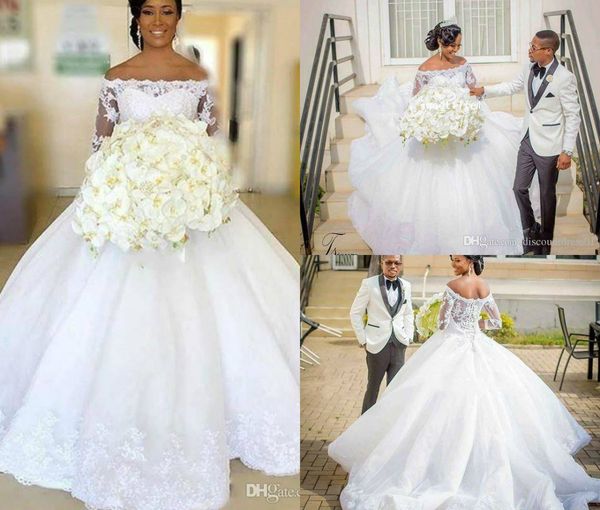 

2019 plus size wedding dresses bridal gowns a line long sleeves off the shoulder ball sweep train country wedding dress lace appliqued, White