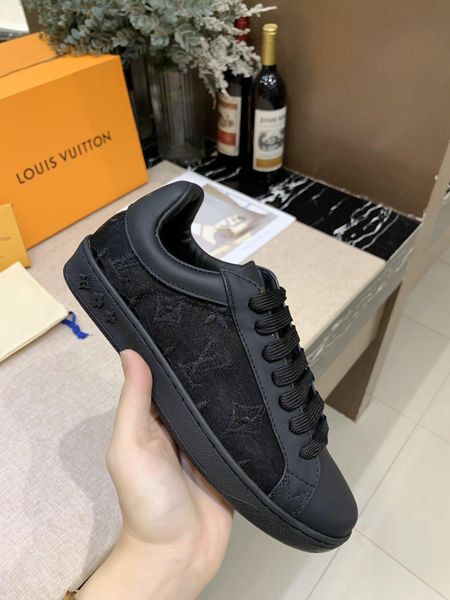 

vv32 high -quality autumn and winter high -grade women 's casual shoes ,classic printing highlights the unique charm of delivery, Black