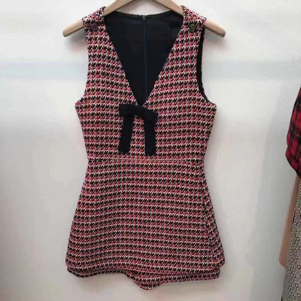 2019 outono inverno sem mangas v pescoço vermelho tweed cópia tweed tweed gravata acima do joelho curto mini jumpsuits mulheres moda macacão d25163260m