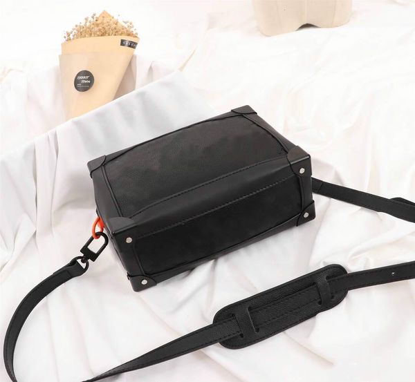 

high qulity fashion women designer soft trunk bag canvas cross body bags taurillon cowhide messenger mag shoulder bag m44427