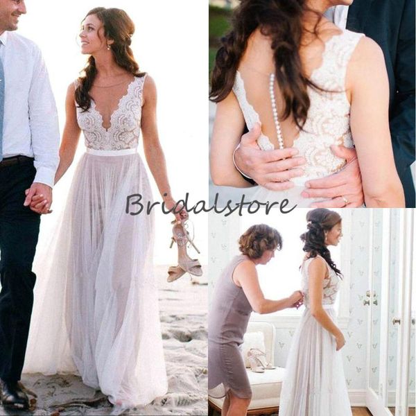 Abiti da sposa da spiaggia in pizzo alla moda con scollatura in illusione greca, tulle fluido, abiti da sposa vintage Boho, abito da ricevimento economico con bottoni sul retro