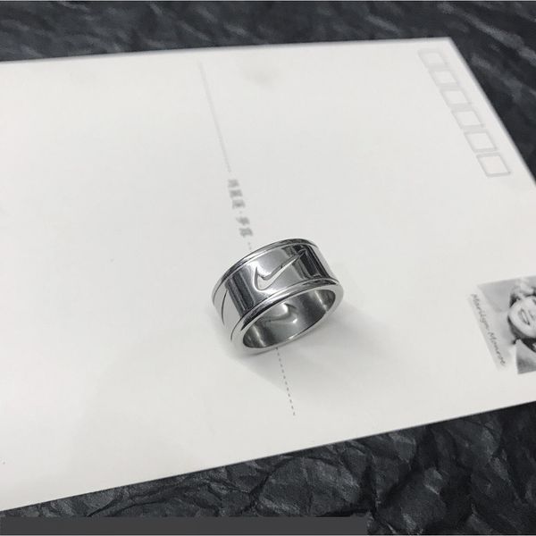 

высококачественное титановое стальное кольцо личность простой хип-хоп мужчины и женщины пара колец топ роскошный дизайн кольцо поставки, Silver