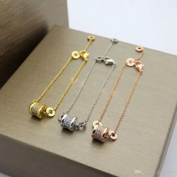 

2019 brand designer brand three-color female charm elegant hollow bracelet rose gold silver suitable gift wholesale, Golden;silver