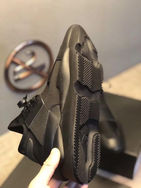 

2019 winter new casual sports shoes high-end luxury shoes