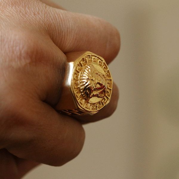 

Нержавеющая сталь Medusa кольцо Hot Hip Hop Продажа титана стали палец кольцо Золотые выдалбливают моды кольцо Мужчины