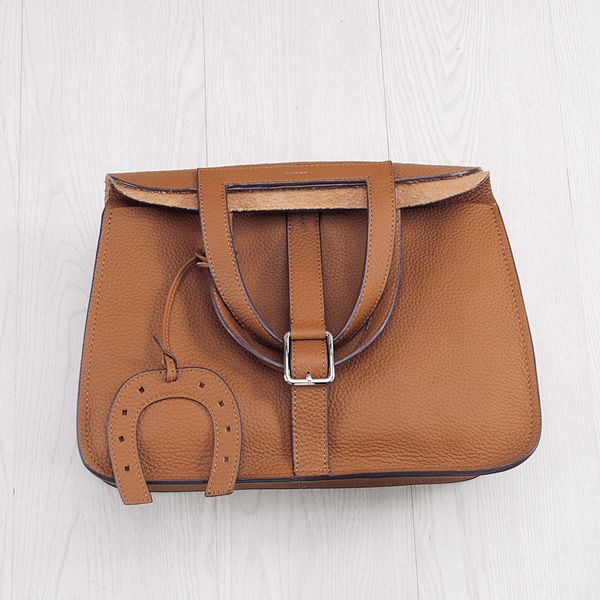 

first layer of leather messenger handbags 2019 new european and american fashion bag embossed leather handbag horseshoe