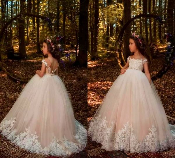 Boncuklu Kanat Ucuz Prenses Kat Uzunluk Yarışması Gowns Küçük Kızlar İle Yeni Pembe Şeffaf Boyun Dantel Aplikler Çiçek Kız Elbise