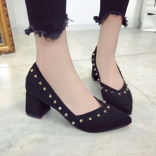 salto alto quadrado preto