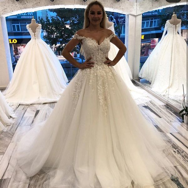 

elegant ball gown wedding dresses dubai arabic off the shoulder lace appliqued gorgeous bride wedding gowns plus size customized, White