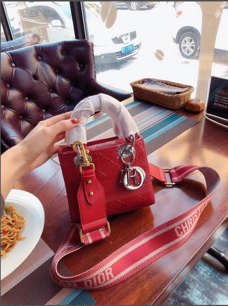 

classic 2020 new designer designer ladies wild handbag shoulder bag women's leather crossbody bag backpack wallet