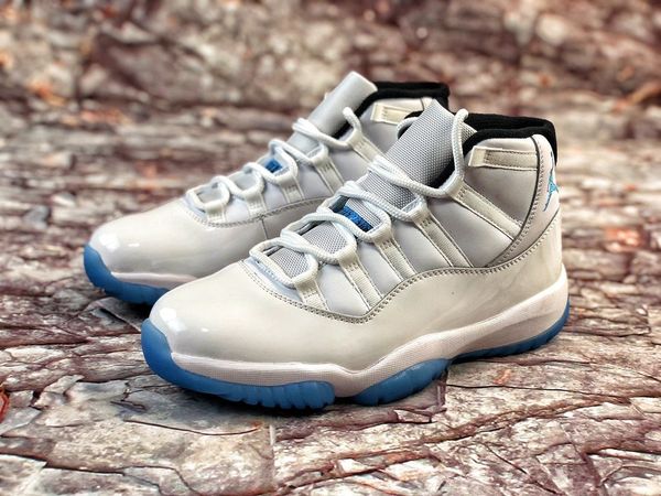 

2020 design men's basketball shoes retro men's sneakers thick bottom shockproof triple sneakers dhl 6