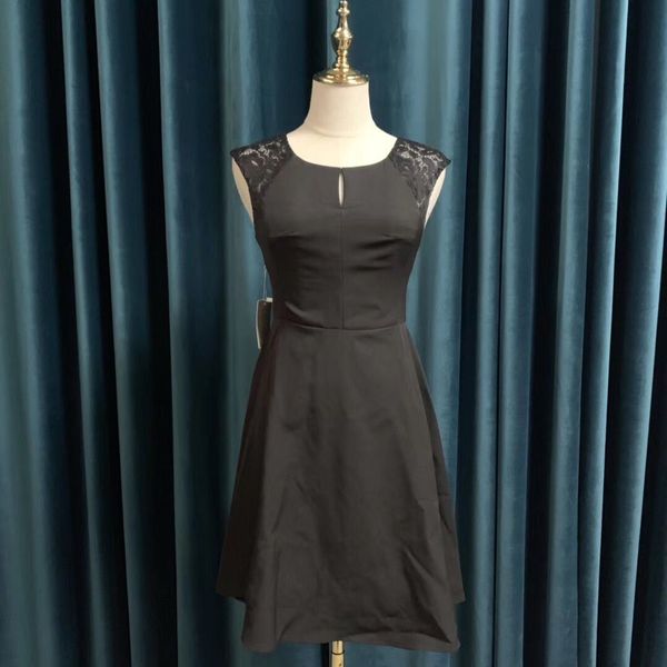 

scoop satin lace a-line short black prom dresses zipper up back homecoming dresses applique cocktail party dresses