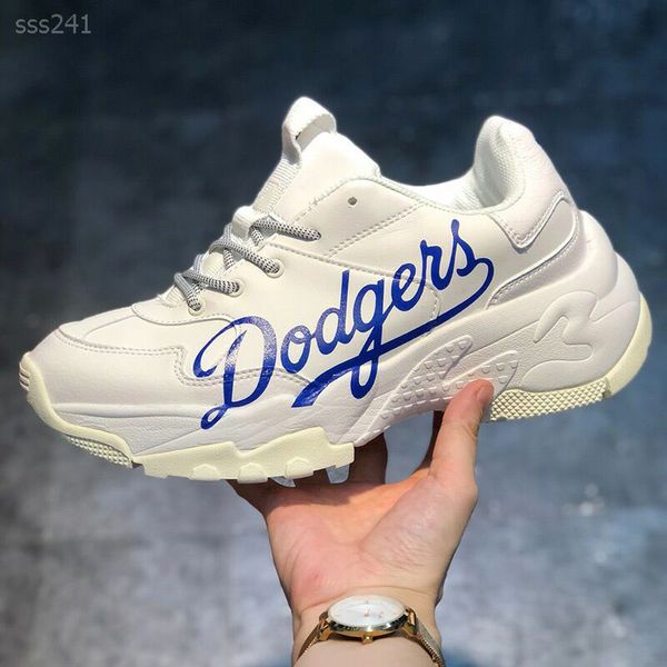 

2020 running shoes for men triple black white red beige womens sports sneakers personalized fashionable vintage size 36-44