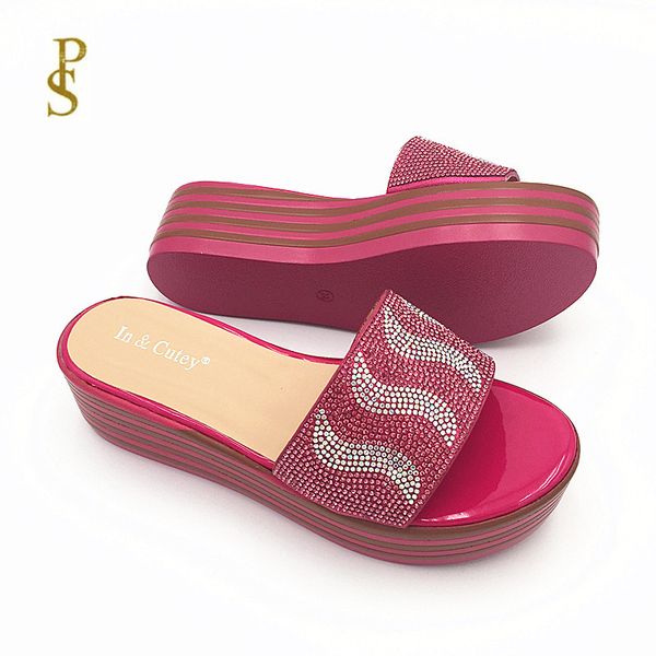 

female wedges follow the shoe that has waterproof table to take the female slipper of water drill, Black