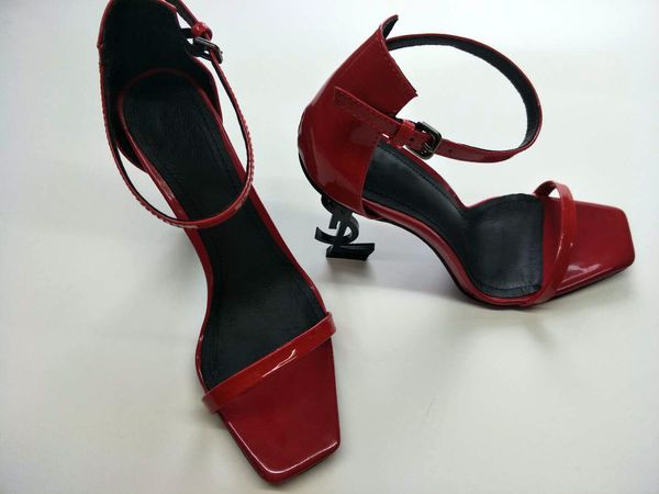 

Новые лакированные туфли Thrill на каблуках сандалии Женщины Peep Toe Платье Свадебные туфли Sexy Letters обувь 2019 летние туфли на высоких каблуках