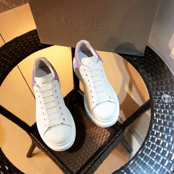 

2020 new qo couple casual sneakers couple fashion thick sneakers daily increase casual shoes luxury design
