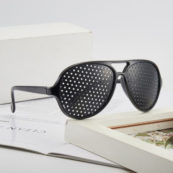 

trendy fashion personality pinhole sunglasses men 2020 decorative sun glasses women retro toad party gafas de sol, White;black