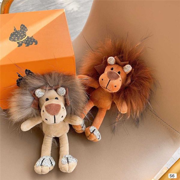 

luxury designer korean bear lion keychains with box womens keyring holder purse charms key chain ladies car key ring holder souvenir, Silver