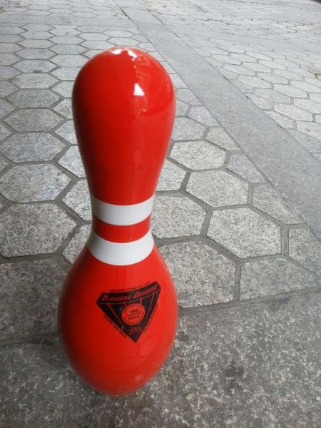 

chinese red diamond wooden bowling pin