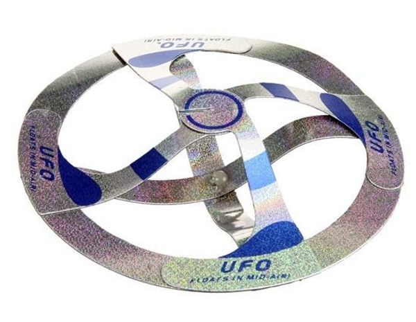 YD0065X Magia Floating Rotating Toy UFO - cor aleatória