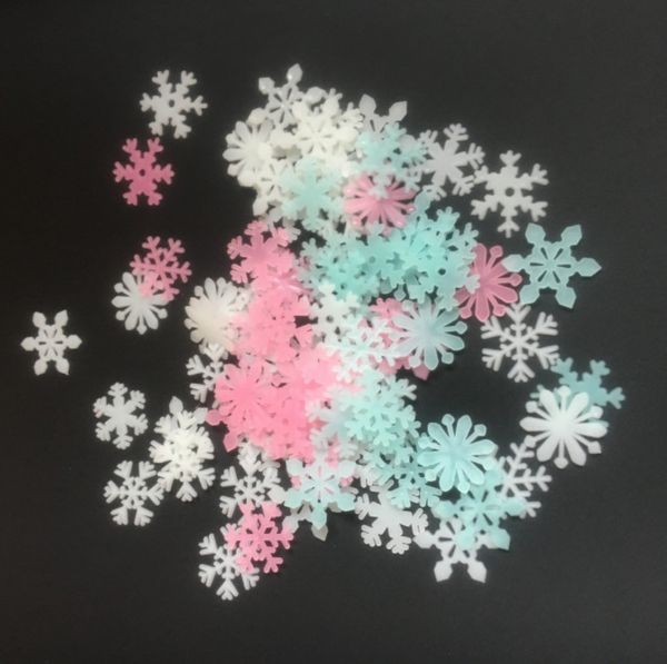 2019 Snowflake Shape Glow In The Dark Wall Stickers Luminous