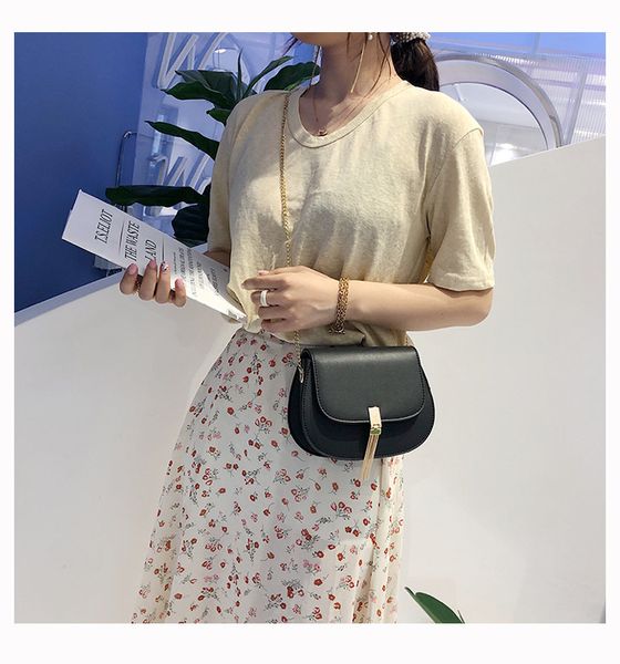 

pu messenger bag new 2019 texture chic chain saddle bag simple wild shoulder bag