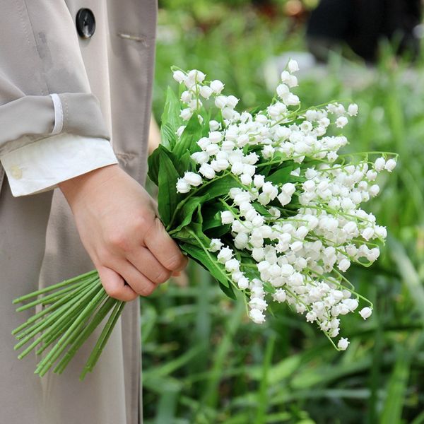 

3pcs wedding simulation flower valley lily hard feel simulation wind chime orchid fake flower room party l table decoration