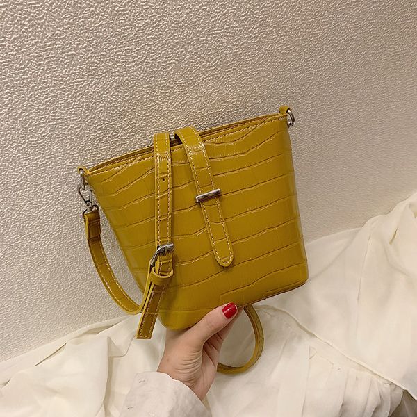 

pattern крокодил crossbody сумка для женщин 2019 ремня дизайна ведра маленькой сумки pu кожа рук сумки дама дизайнер сумки на ремне