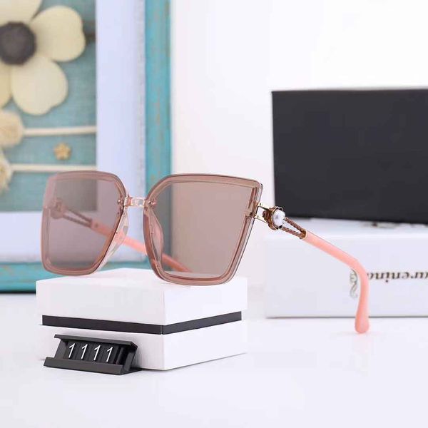 

new fashion designer retro sunglasses 1111 frame v word with small diamond decoration style quality