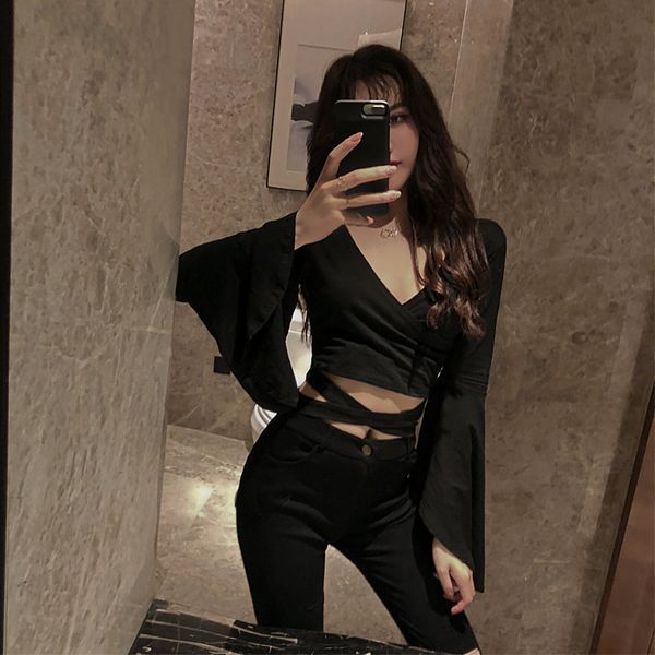 

fashion autumn temperament v-neck navel bell sleeve t-shirt off shoulder long sleeve short black nightclub women, White