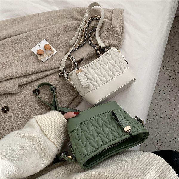 

2020 new women's shoulder bag fashion casual chain bag simple solid color girl ladies shoulder messenger bucket