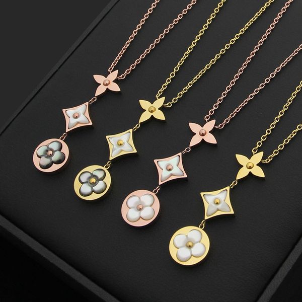

2020 designer jewelry wholesale three four-leaf flower gray white arc shell with diamond necklace 18k rose gold lady gray white shell