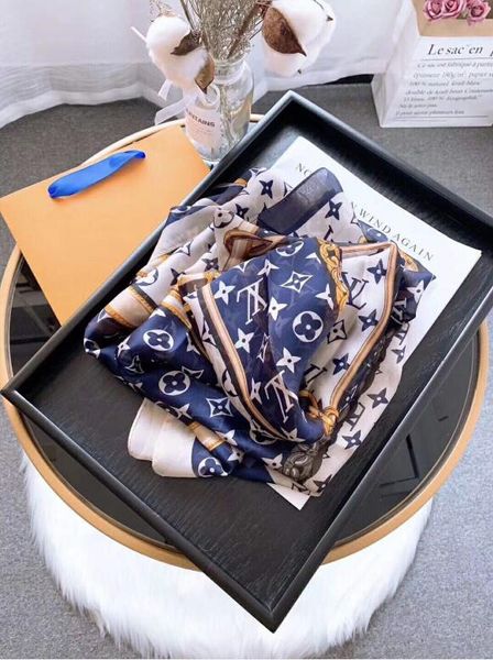 

Selling high end luxury de igner ilk carf fa hion lady pring and ummer new printed carf 180 90cm d002, Black;white