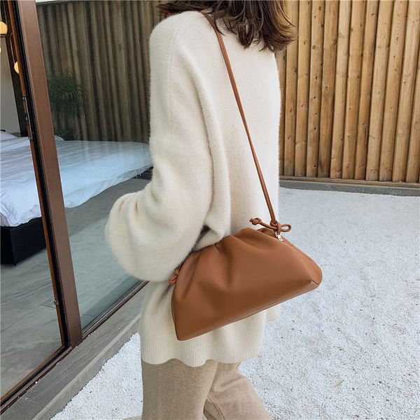 

2020 new shoulder bag women's casual fashion korean version of cloud dumpling dumplings large-capacity ladies clutch