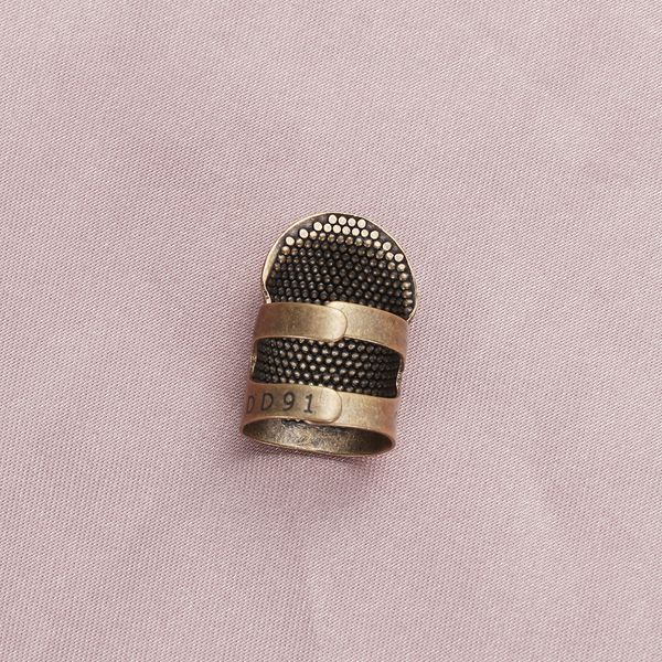 

retro handworking crafts sewing thimble finger metal protector brass sewing thimble sewing tools accessories ng 10pcs