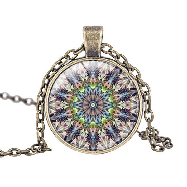 

10pcs/lots European and American Fashion Rose Window Stained Glass Notre Dame de Paris Cathedral Religion Pendant Necklace