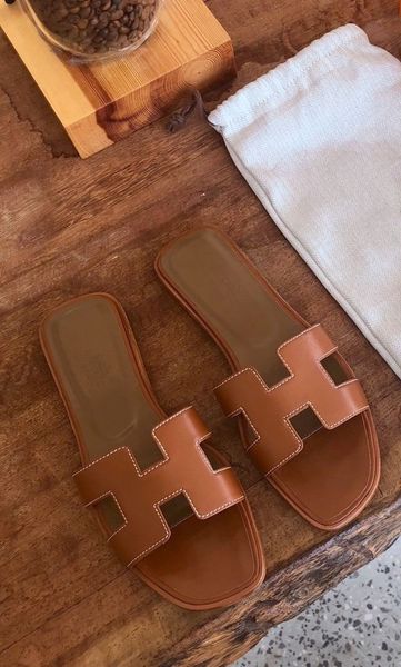 

xshfbcl h slippers marca fashion women 2020 new lussuoso progettista leather cowhide flat flip flop sandals beach shoes with dust bag, Black;grey